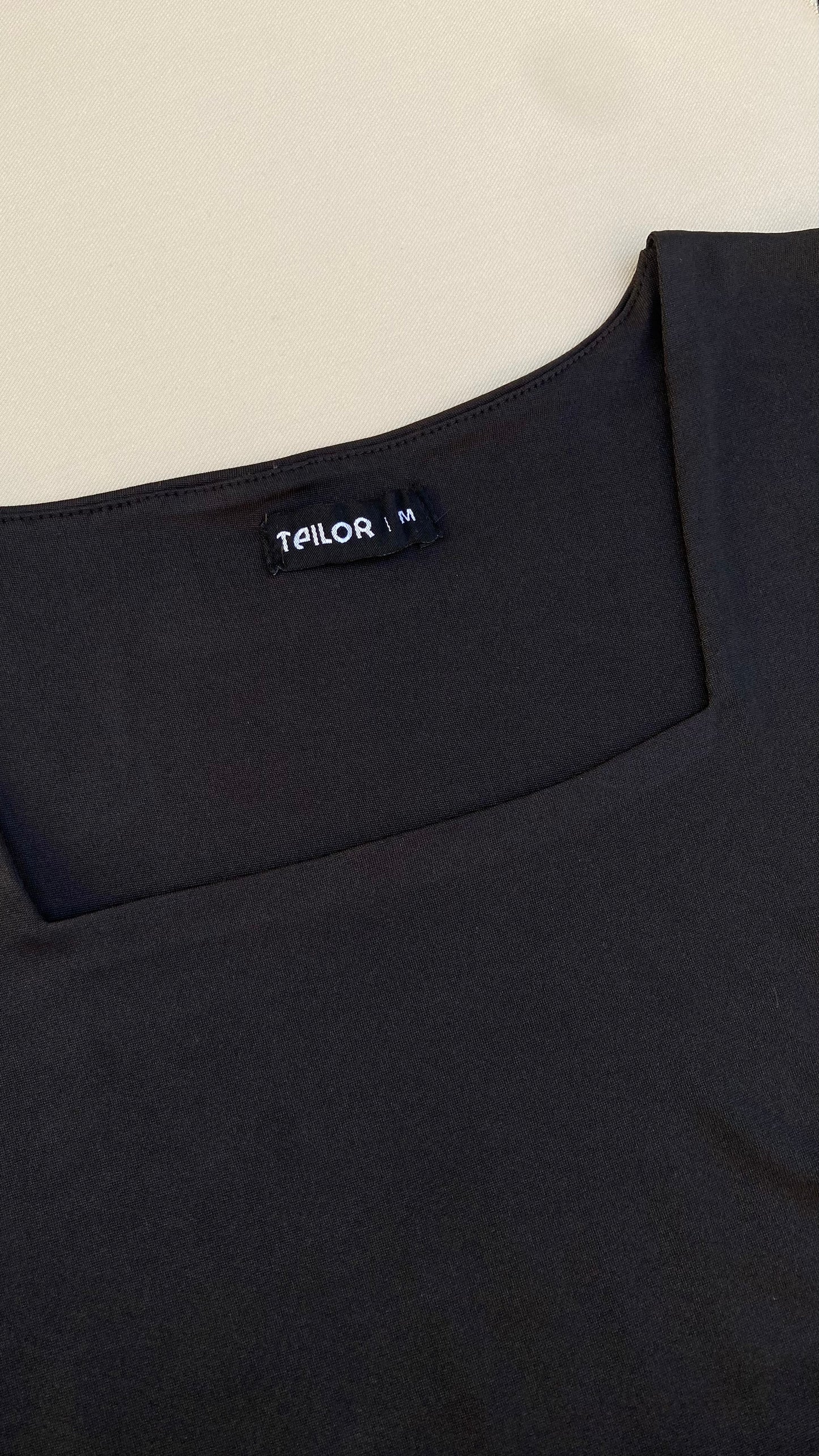 POLO CUELLO CUADRADO MIA NEGRO