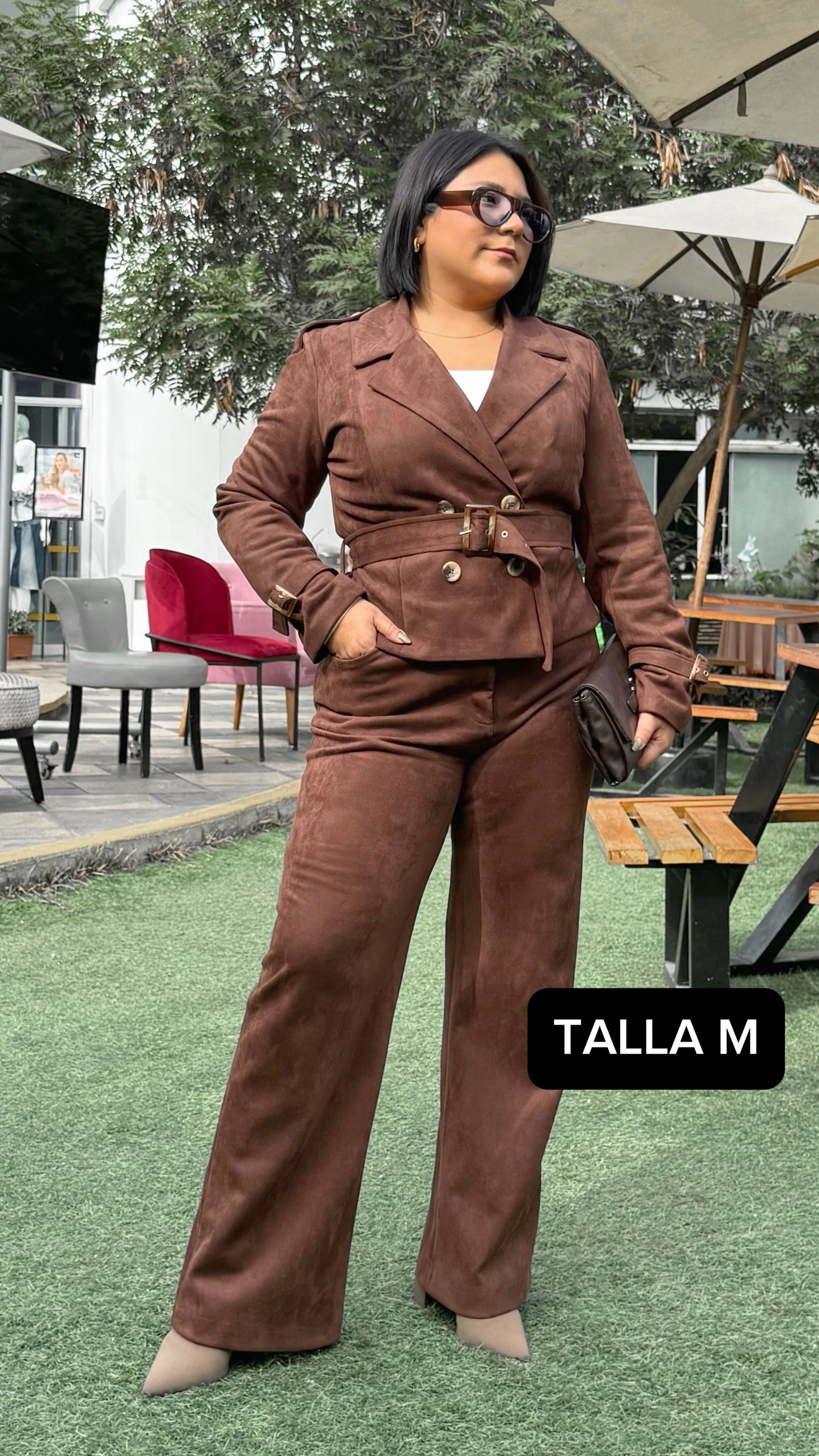 CONJUNTO TRENCH CROPPED OLIVIA MARRON