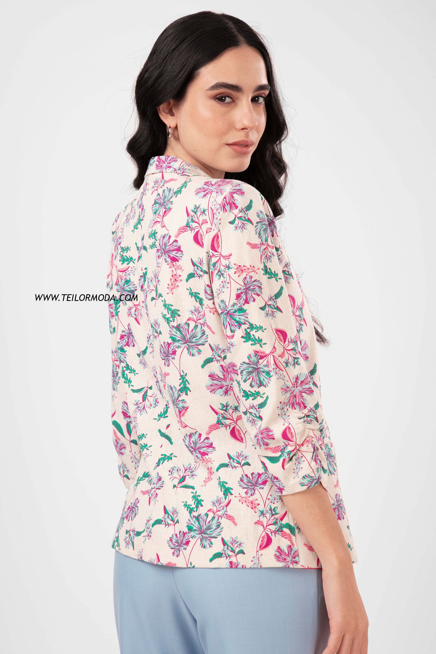 BLAZER DE VERANO FLOREADO VALERIA FUCSIA