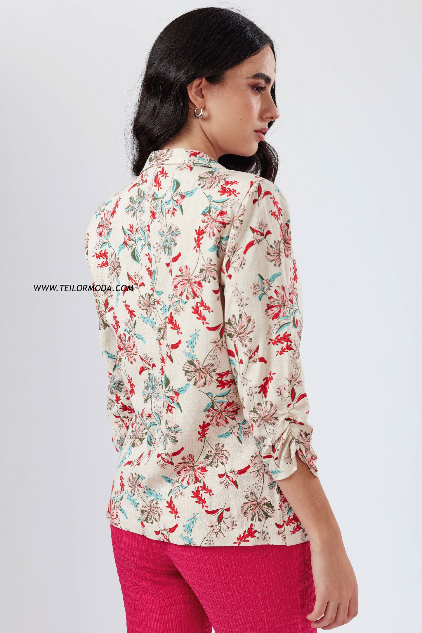 BLAZER DE LINO FLOREADO VALERIA ROJO