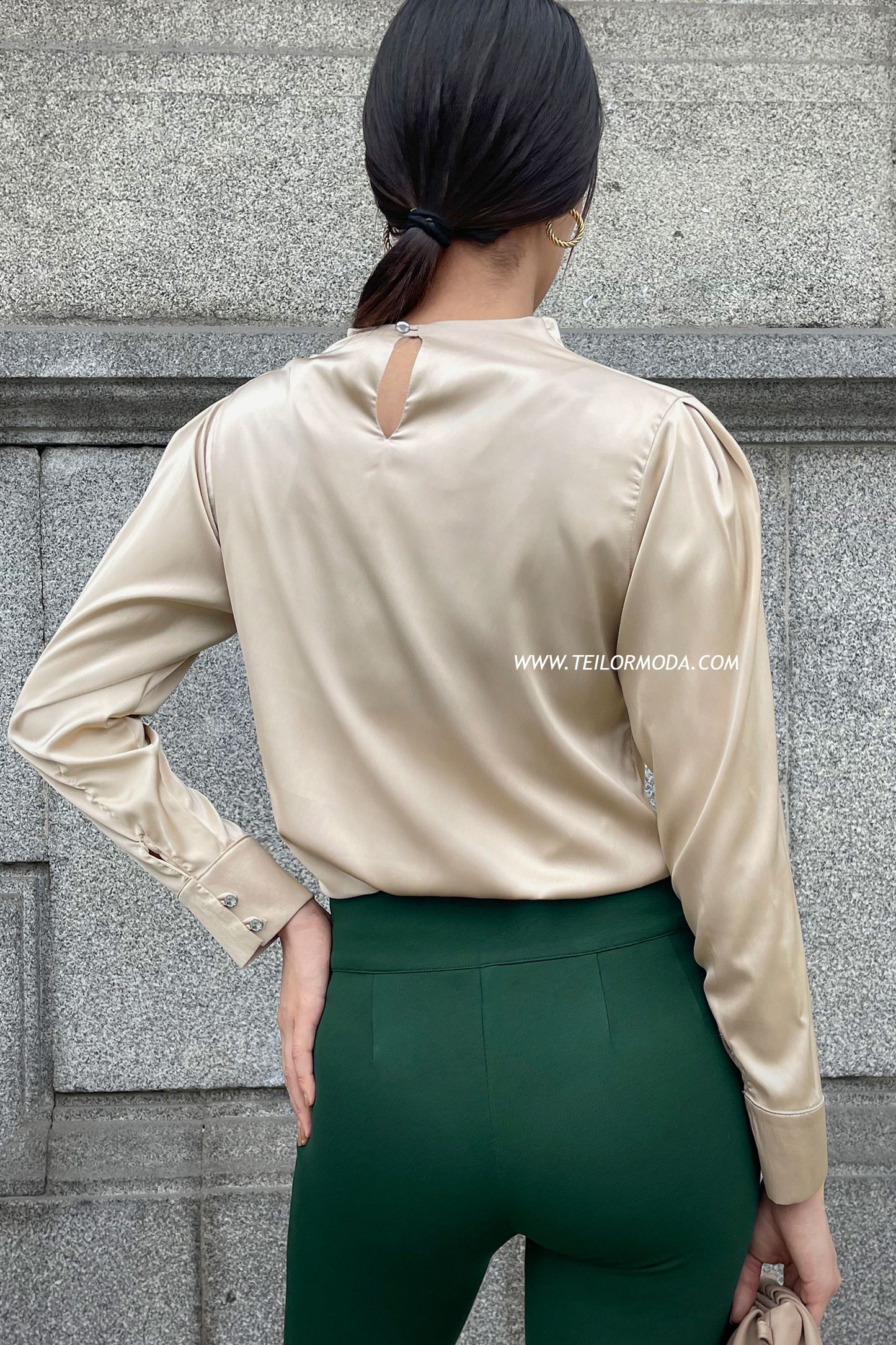 BLUSA DE SATIN EMMY BEIGE
