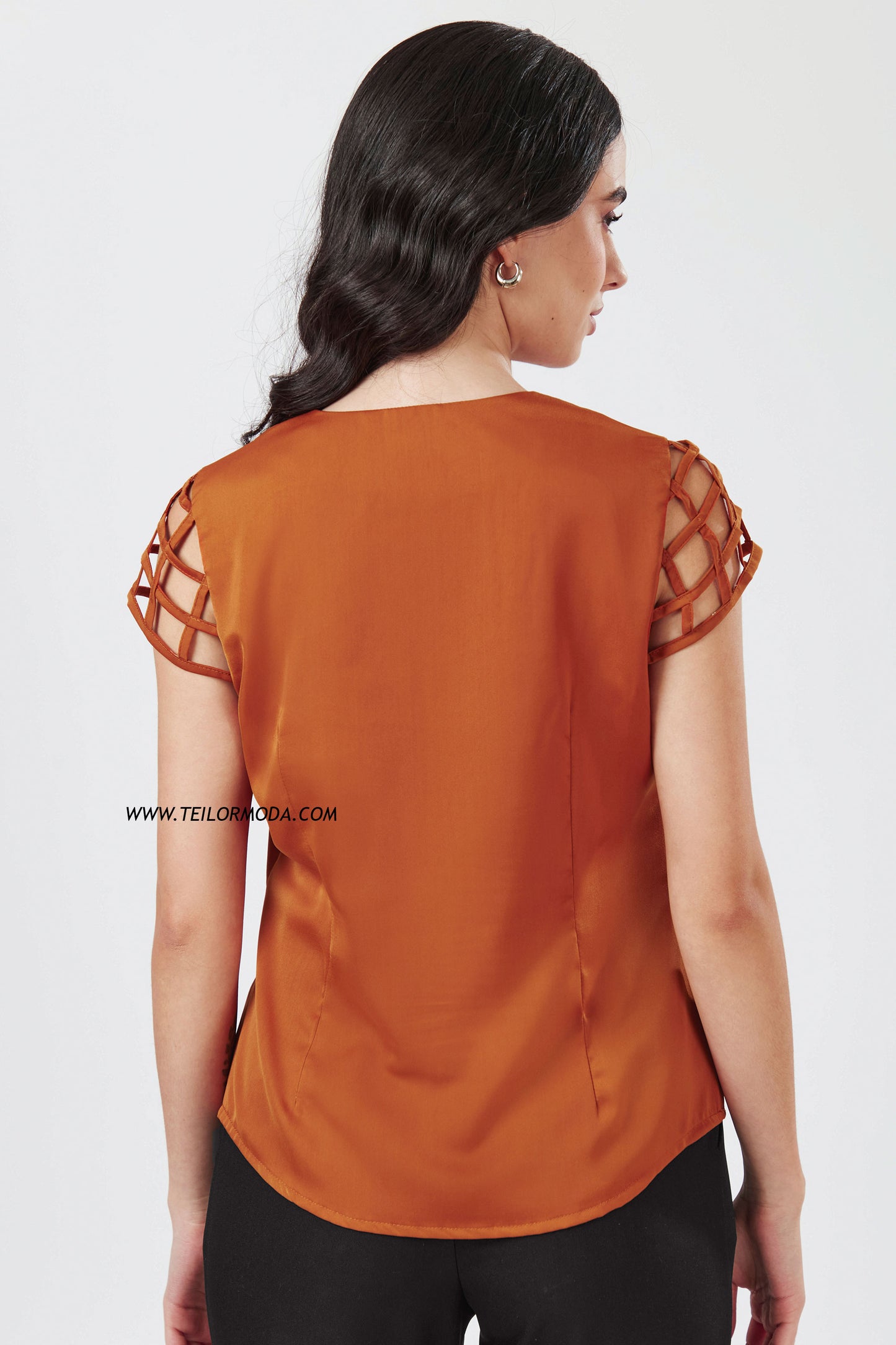 BLUSA DE SATIN MAIA CAMELLO