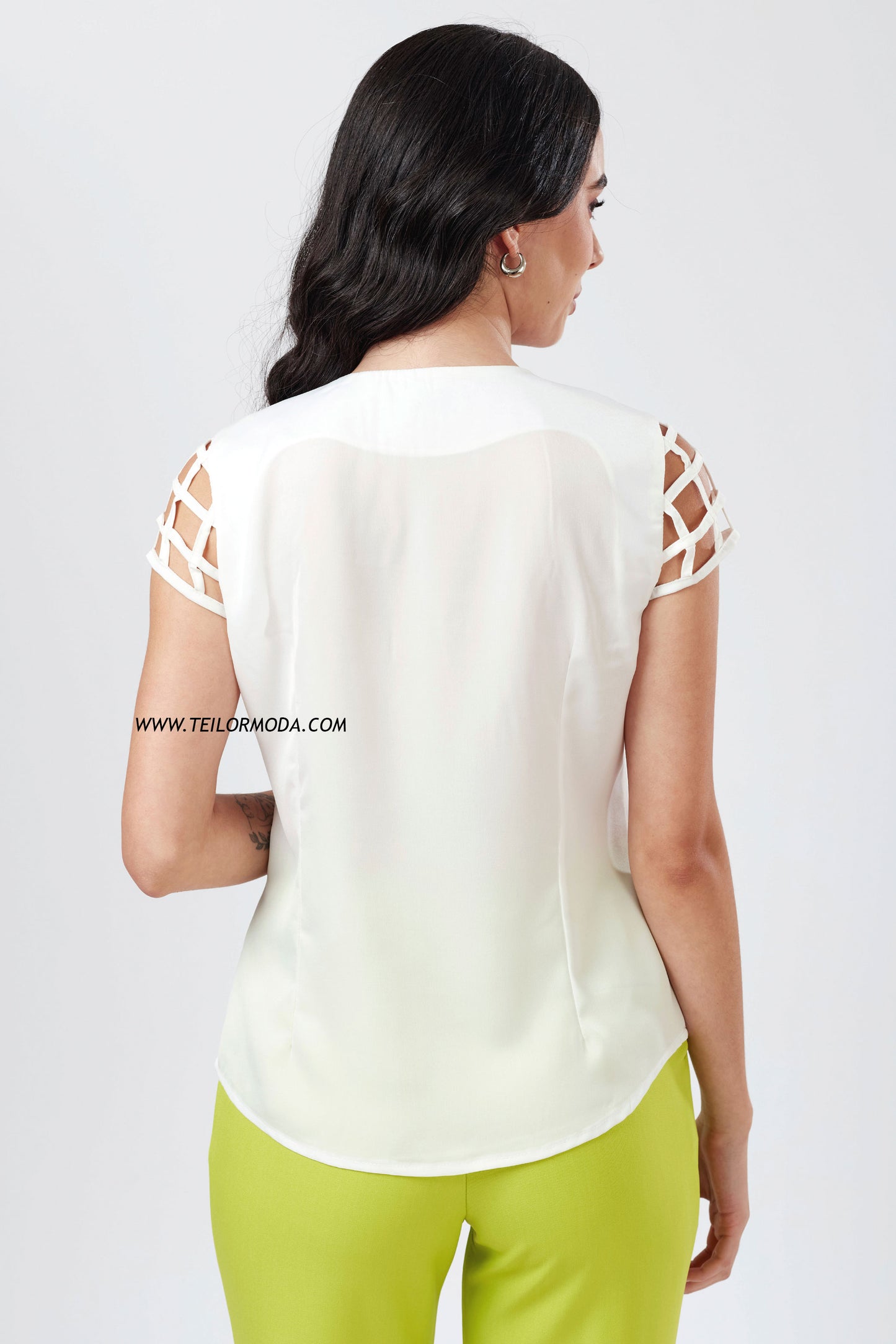 BLUSA DE SATIN MAGALY PERLA
