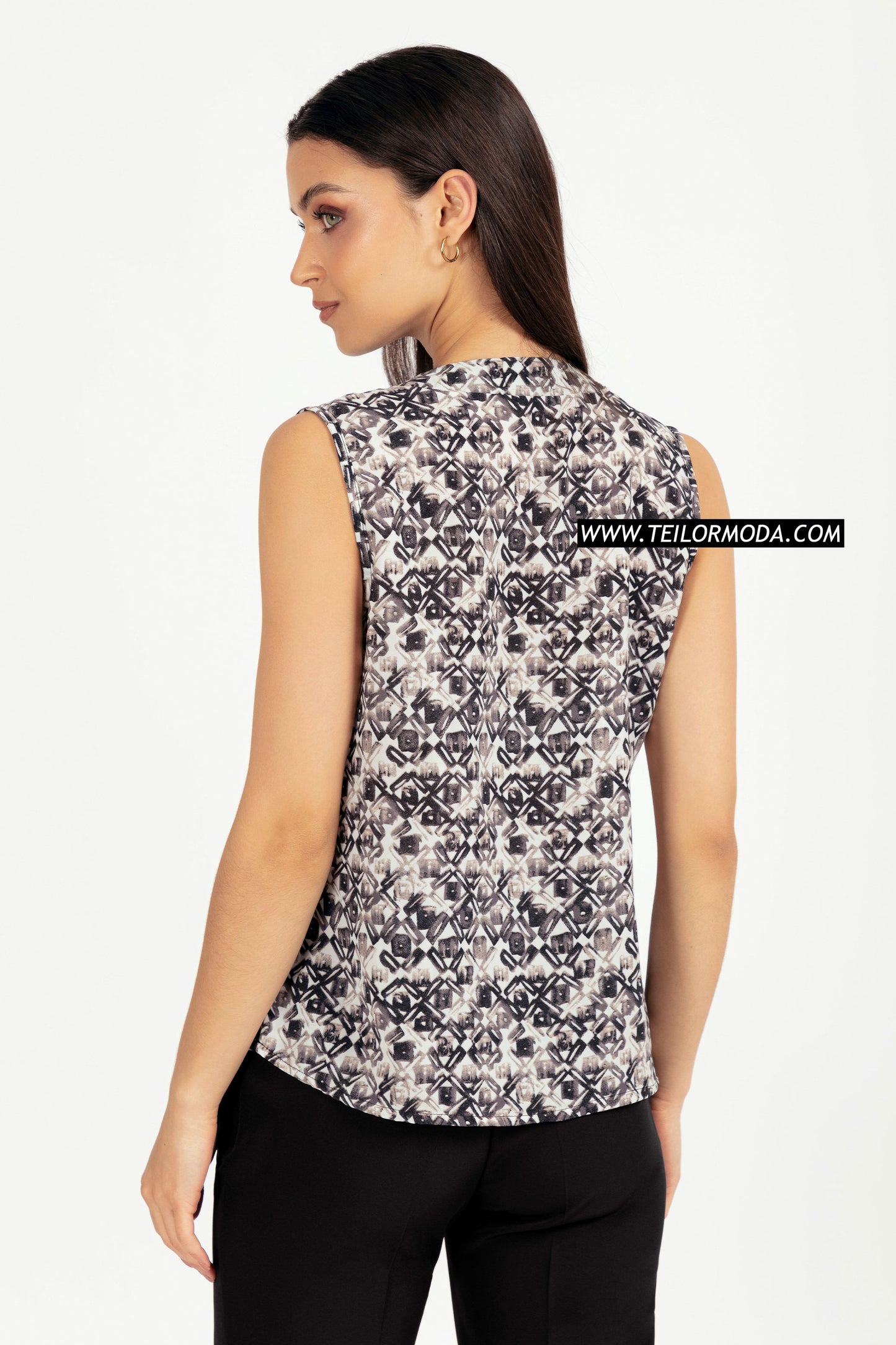 BLUSA MANGA CERO ESTAMPADA ANGÉLICA NEGRO