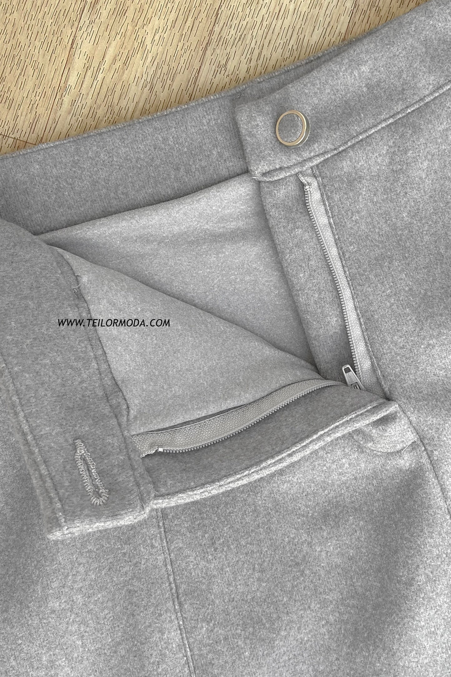 FALDA DE PAÑO HELEN GRIS