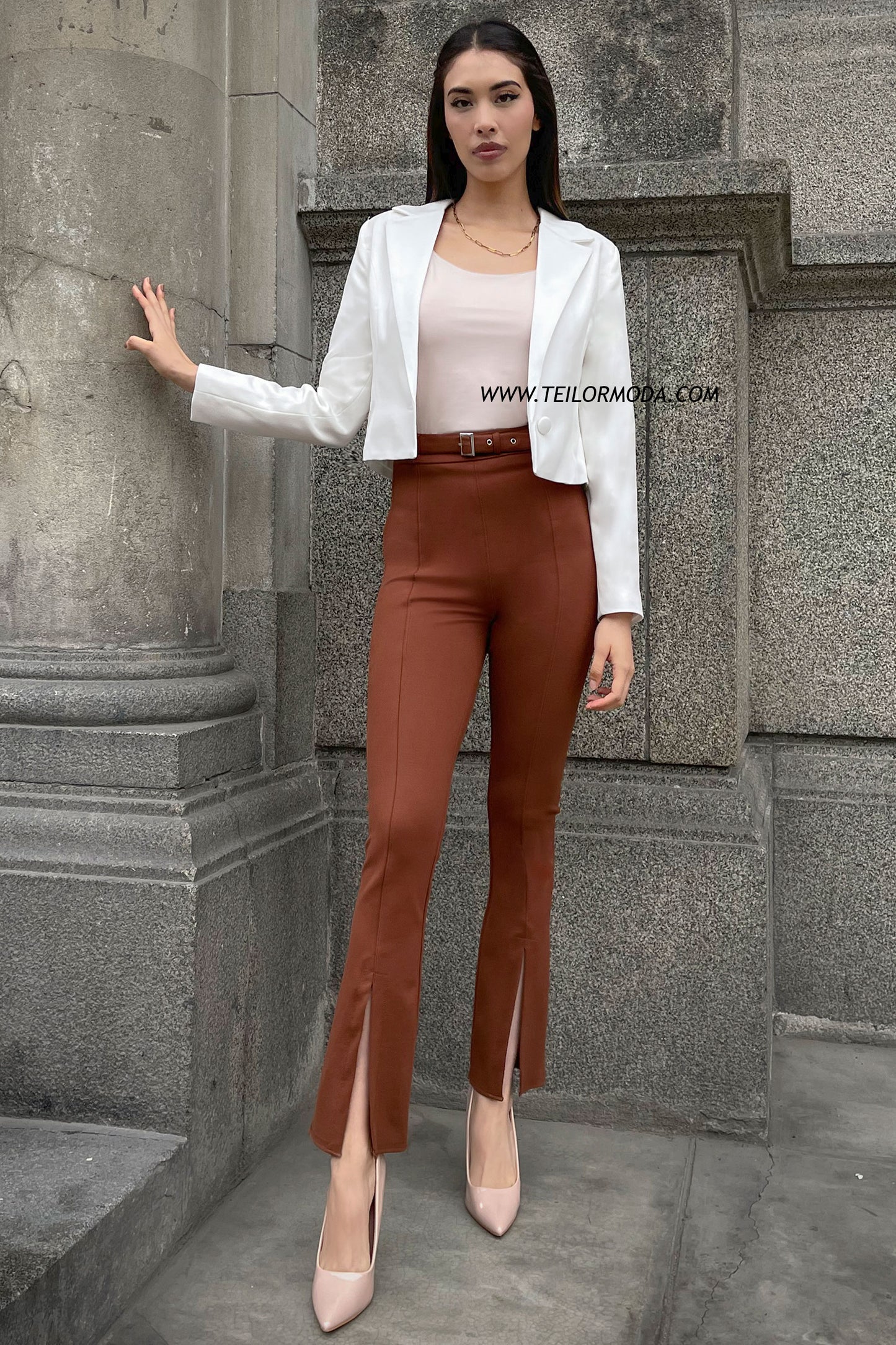 PANTALON CON ABERTURA VEGA CAMELLO
