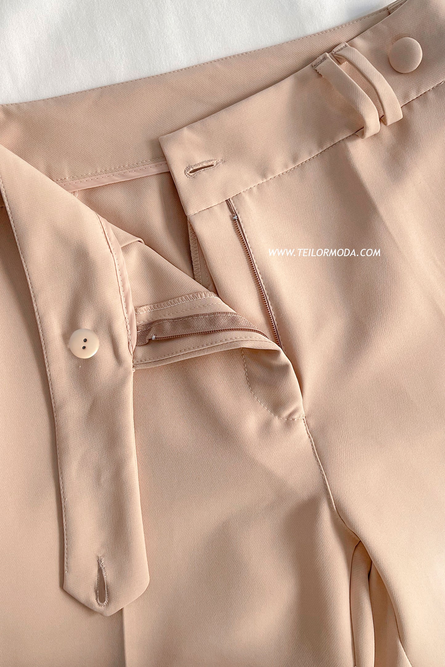 PANTALÓN CON PRETINA CRUZADA LUCIA BEIGE