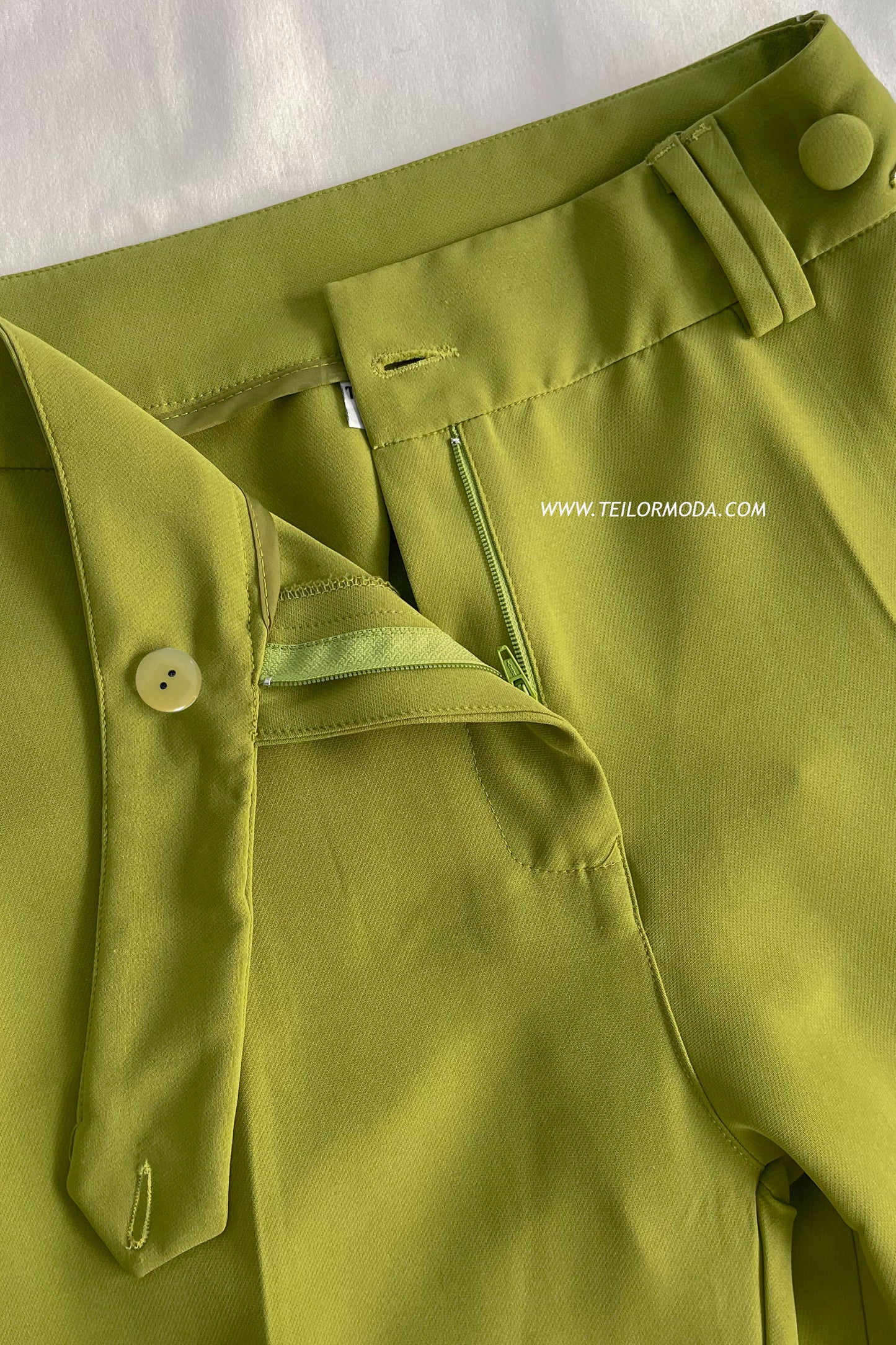 PANTALÓN CON PRETINA CRUZADA LUCIA VERDE