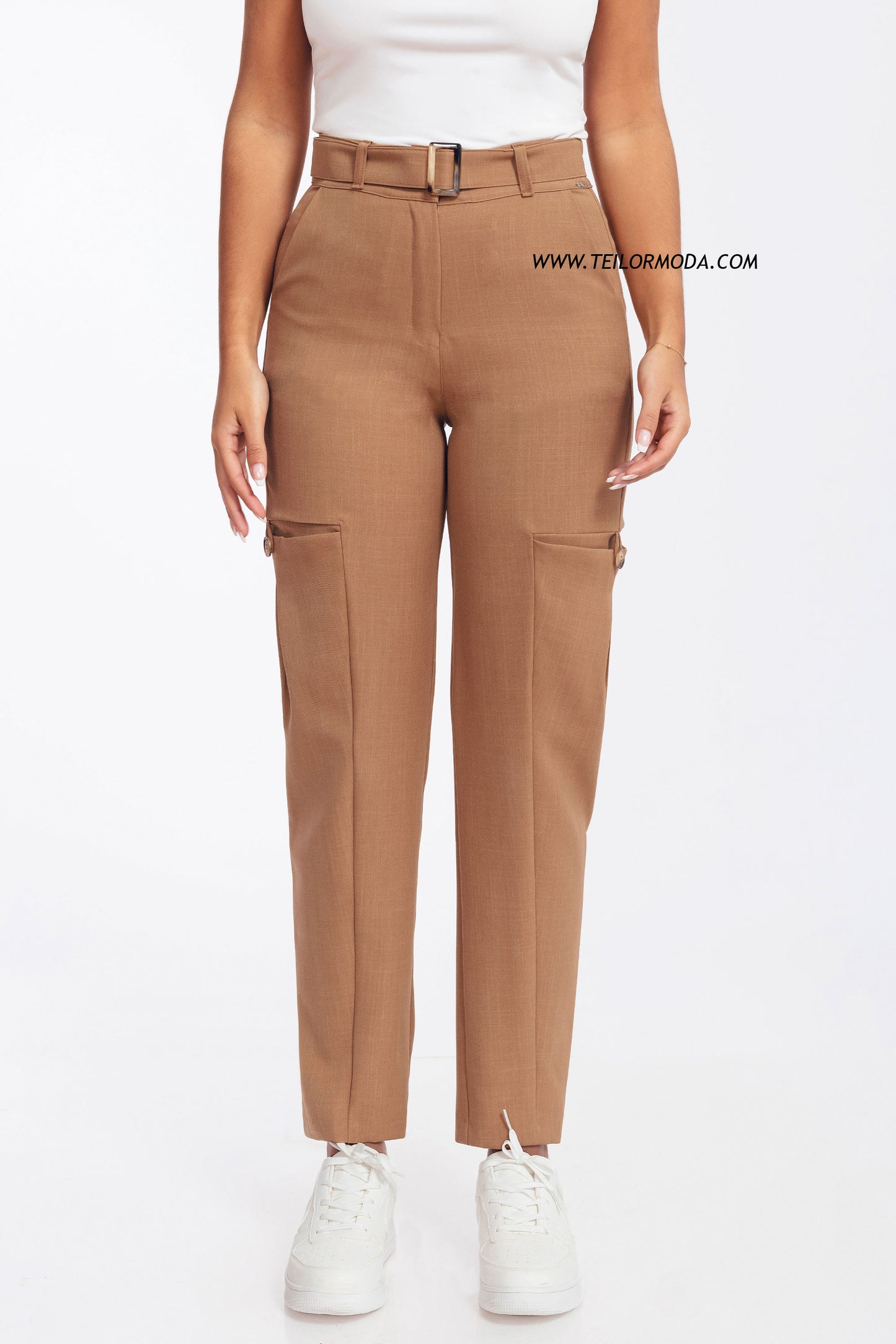 PANTALÓN CON CINTURÓN SOAMY CAMELLO