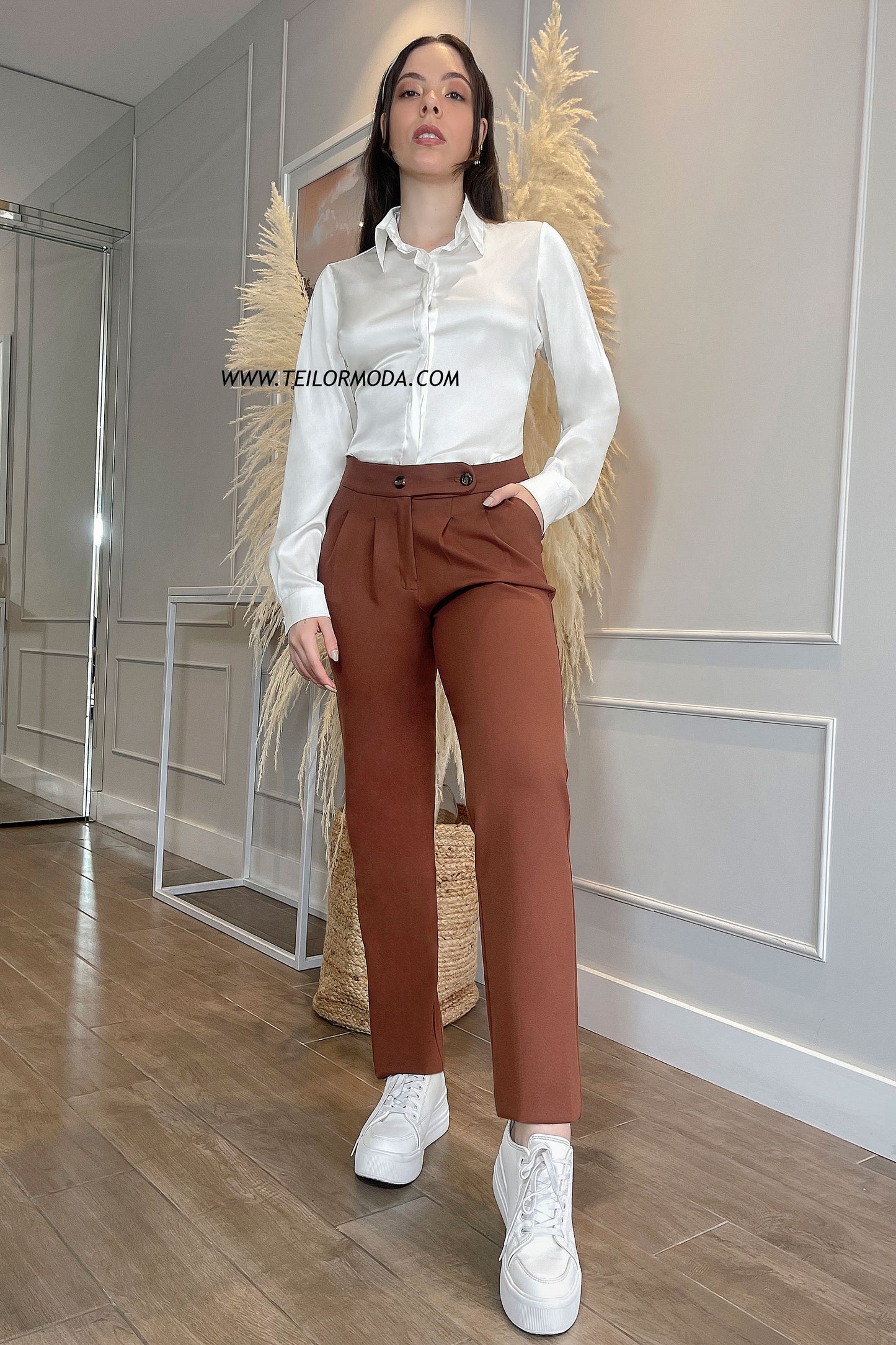 PANTALON CON PRETINA CRUZADA CIEL CAMELLO