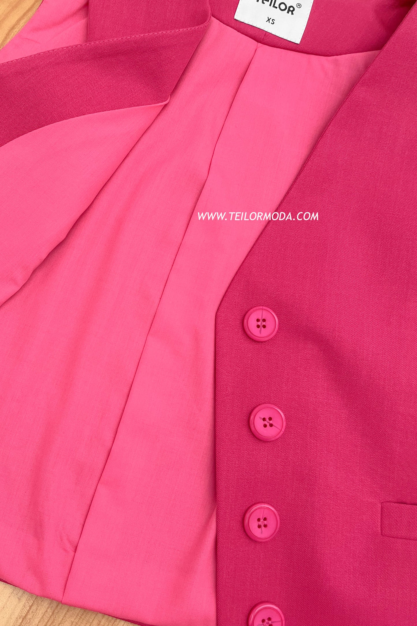 CHALECO DE SASTRE CLOE FUCSIA