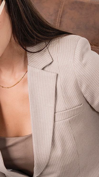 CONJUNTO SASTRE A RAYAS SARA BEIGE
