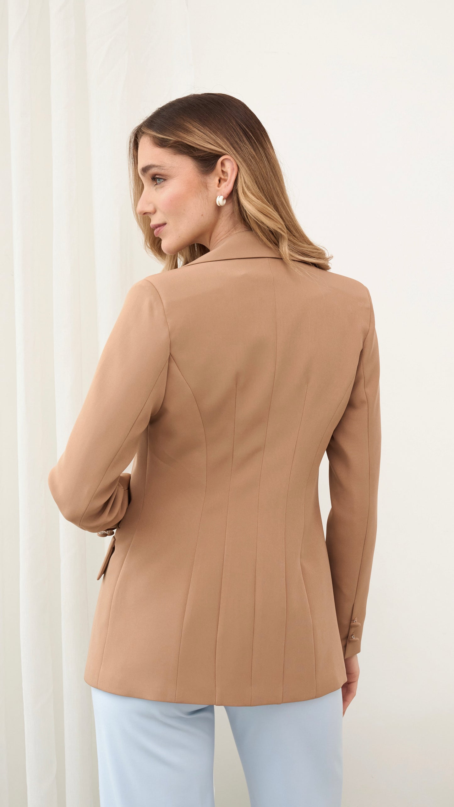 Blazer moderno nerea camello