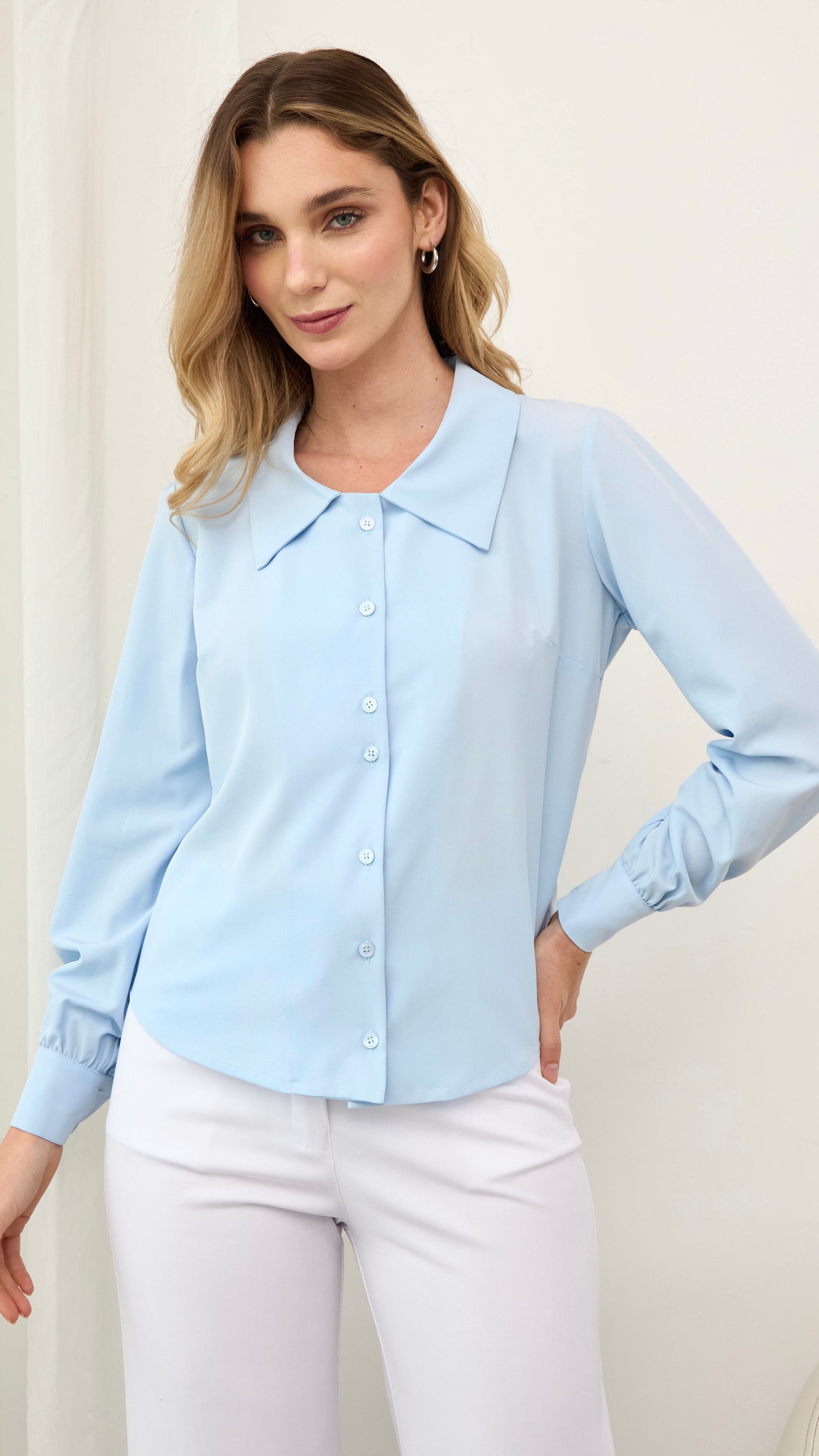 BLUSA CON LAZO REMOVIBLE FEDRA CELESTE