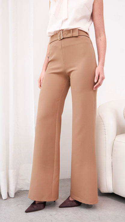 Pantalon de vestir con correa nerea camello