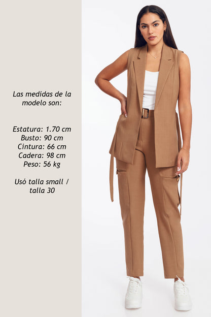 CHALECO SASTRE CON LAZO SOAMY CAMELLO