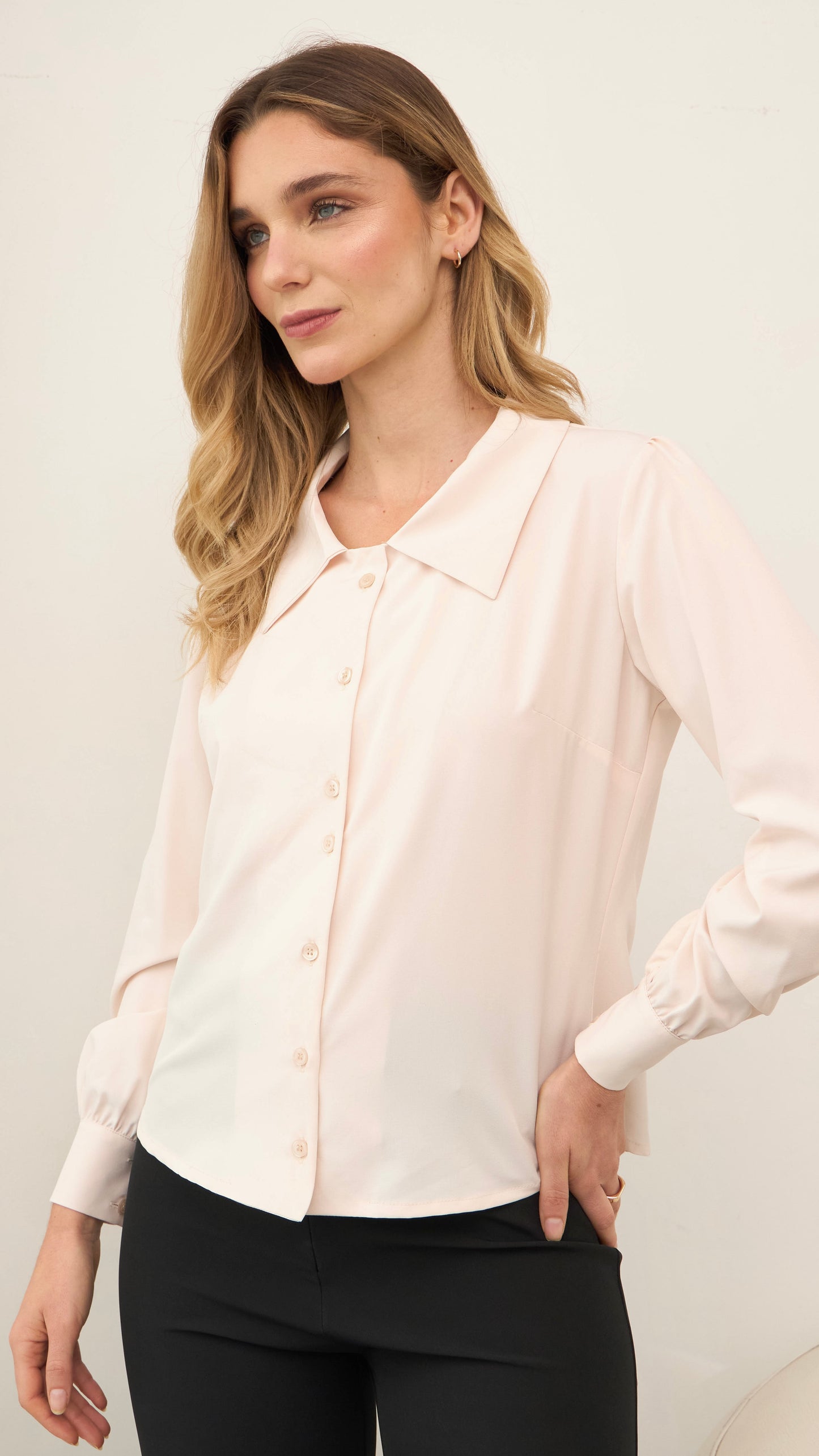 BLUSA CON LAZO REMOVIBLE FEDRA BEIGE