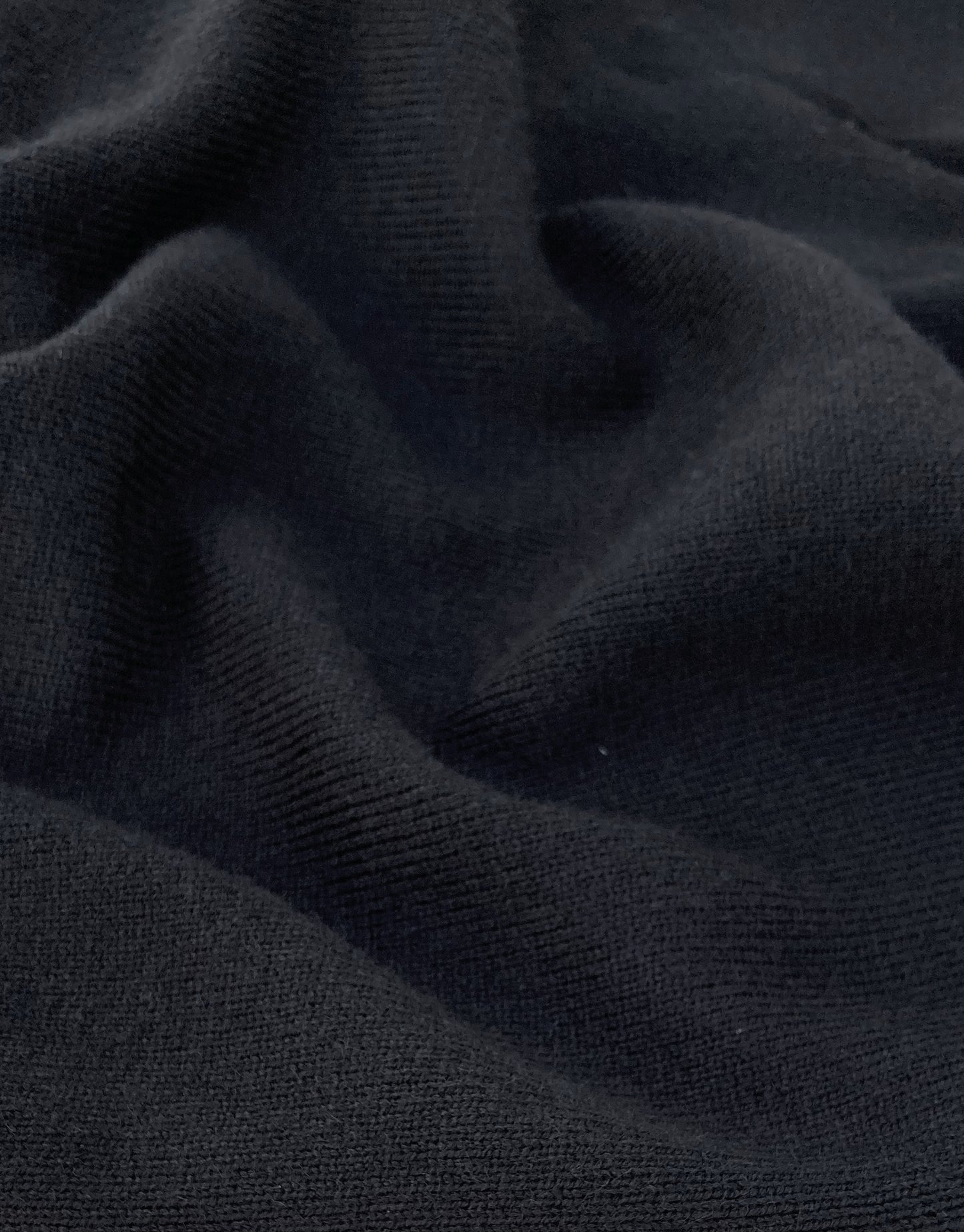 SWEATER CHOMPA GABRIELLE NEGRO