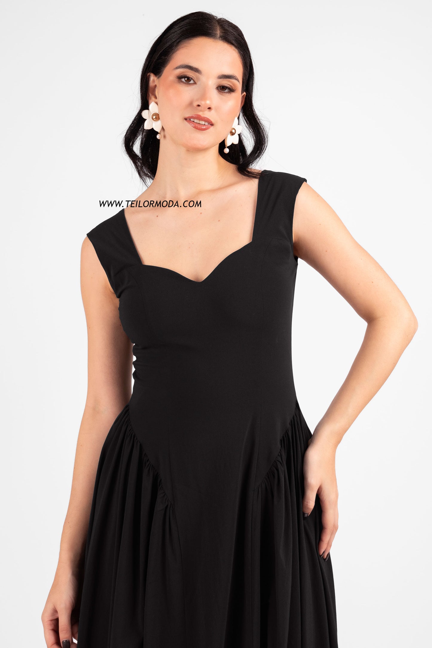 VESTIDO CASUAL CON VUELOS ELAH NEGRO